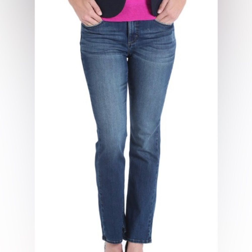 Lee Riders Mid-rise Straight Leg Jeans. Size 16.